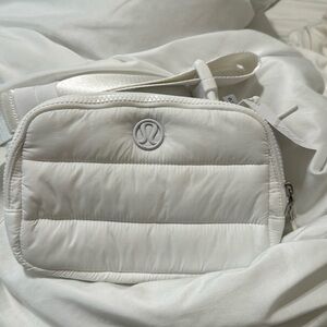 Lululemon white puffer belt bag 2L